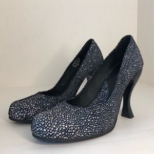 Vintage genuine leather pumps blue and black 8.5